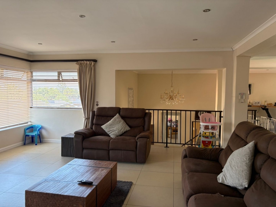 4 Bedroom Property for Sale in Flamingo Vlei Western Cape